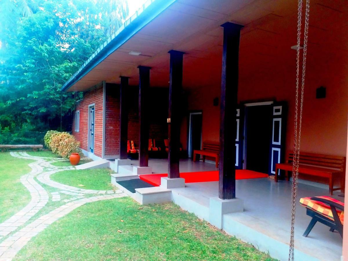 Honey Tree Polonnaruwa Hotel Exterior photo