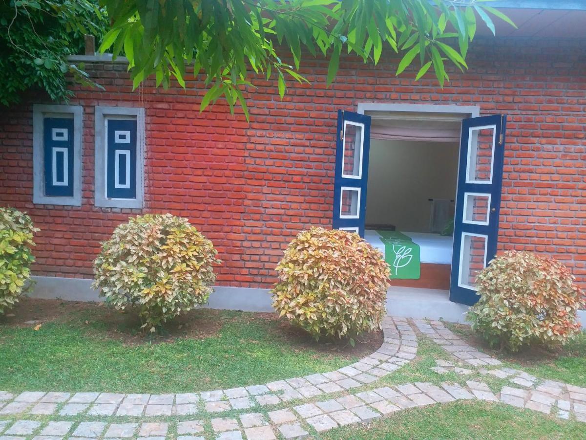 Honey Tree Polonnaruwa Hotel Exterior photo