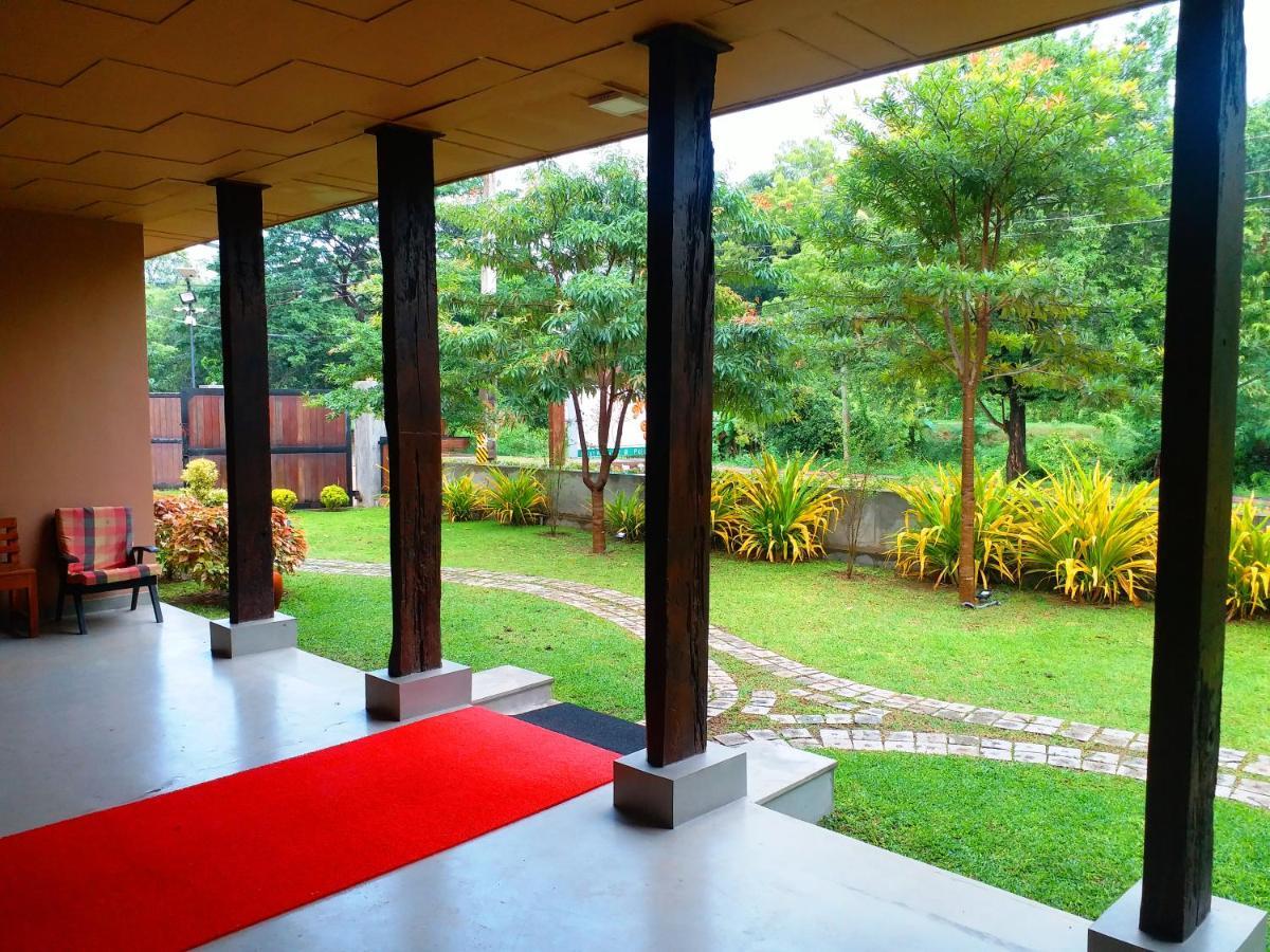 Honey Tree Polonnaruwa Hotel Exterior photo